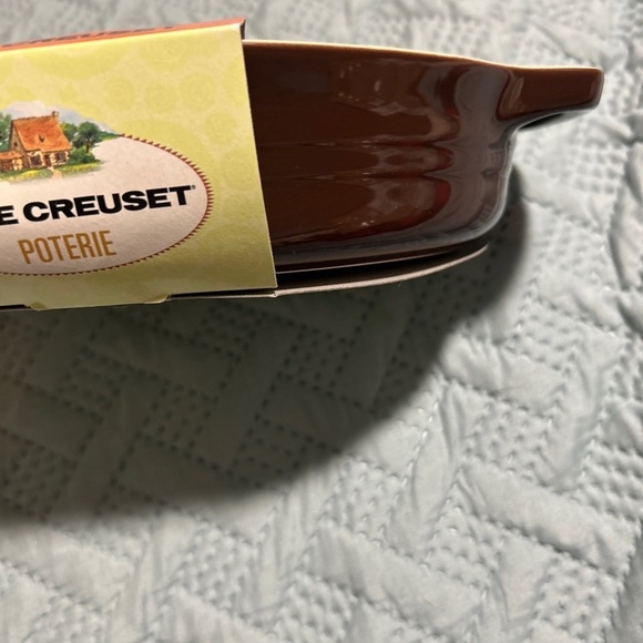 Le Creuset Poterie Dark Chestnut Oval baking Dish 24 cm/ 9.5” - Picture 2 of 4